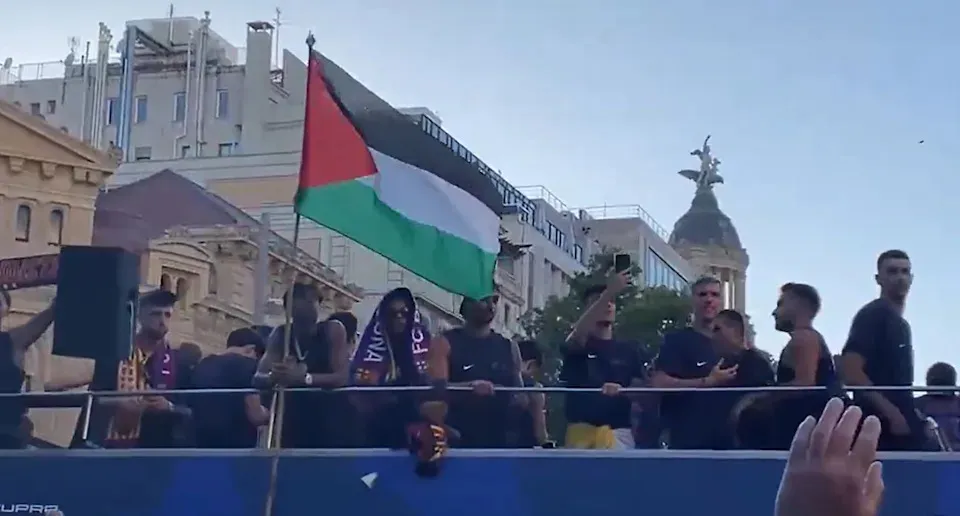 حمل پرچم فلسطین توسط یامال