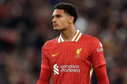 باشگاه لیورپول همچنان منتظر پیشنهاد مناسب برای مدافع جدایی&zwnj;طلب