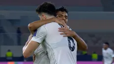 شادی پس از گل سعید عزت&zwnj;اللهی و یوری سزار در بازی شباب الاهلی و تراکتور ایران در لیگ نخبگان آسیا ۲۰۲۶