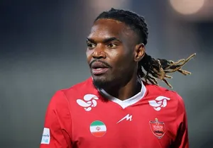 گل اول پرسپولیس به صنعت نفت توسط تیوی بیفوما