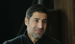 کری خوانی هاشم بیک زاده و مجری پرسپولیسی روی آنتن زنده