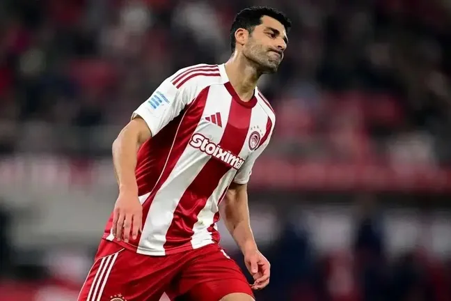 شایعه بزرگ: مهدی طارمی در تابستان از المپیاکوس جدا می‌شود؟ مقصد احتمالی ناتینگهام فارست!