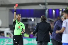 تصویر خبر فوری؛ احتمال اخراج ساپینتو از استقلال، خروجی جلسه مهم سیدورف و تاجرنیا؟