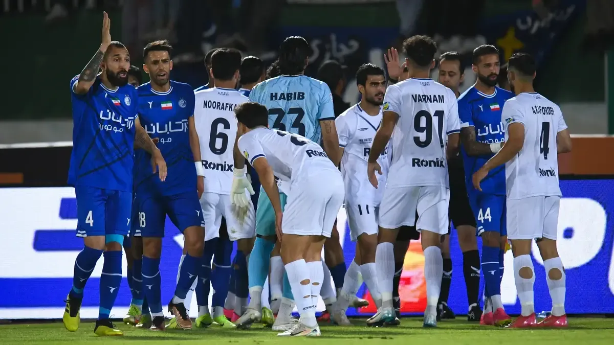 کارشناسی داوری فینال جام حذفی با مارک کلاتنبرگ؛ بازیکن استقلال باید اخراج می&zwnj;شد