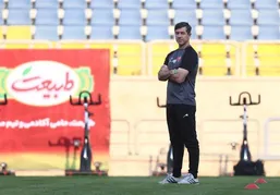 کریم باقری از استقلالی&zwnj;ها عذرخواهی کرد