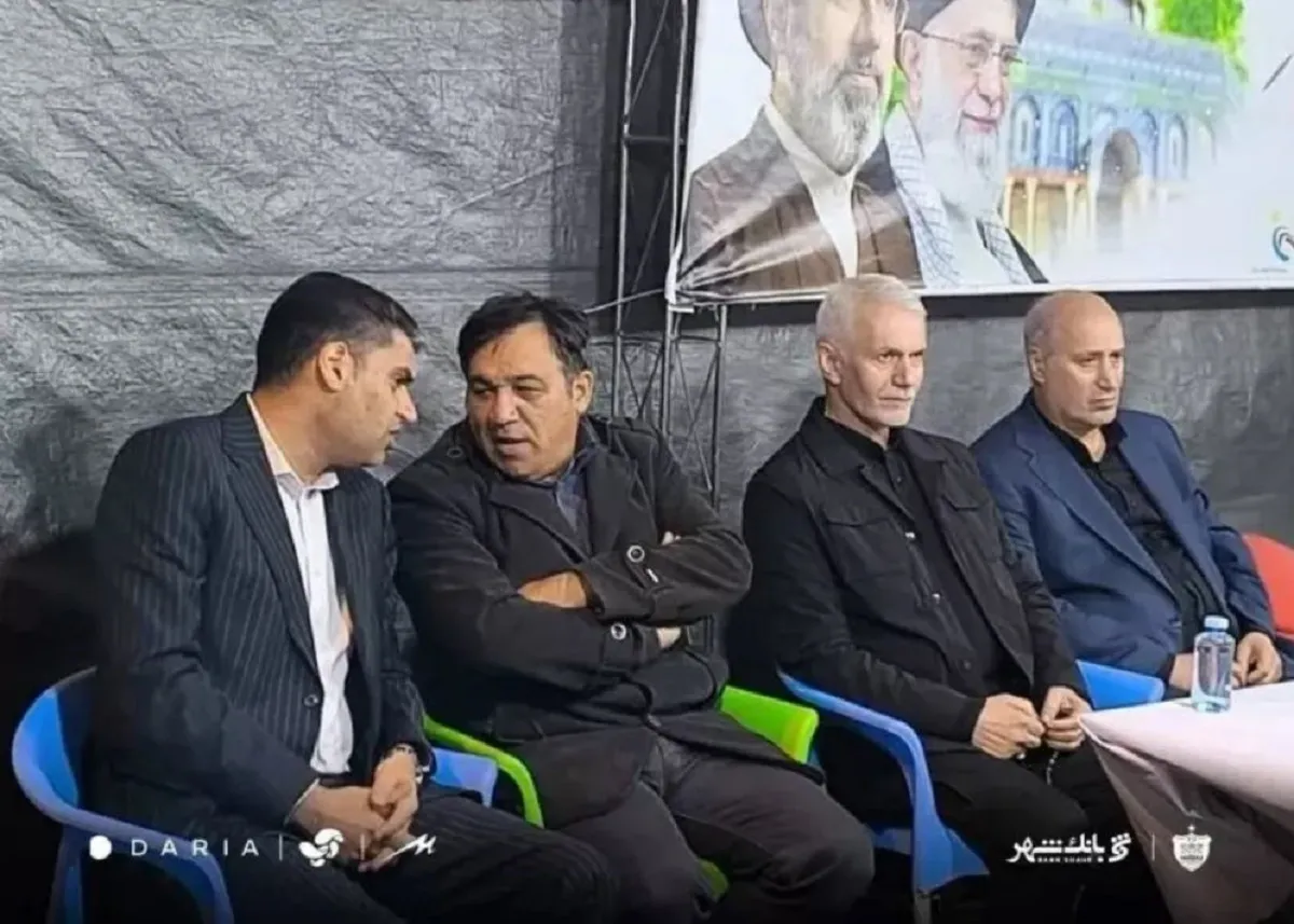 مهدی تاج رئیس فدراسیون به همراه شروین اسبقیان معاون وزیر ورزش و علی تاجرنیا در ایستگاه صلواتی