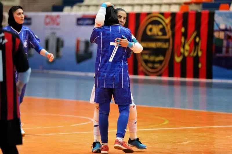 فوتسال زنان استقلال