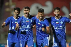 تصویر خبر فلاحت&zwnj;زاده: استقلال باید بمب خود را از پرسپولیس می&zwnj;آورد