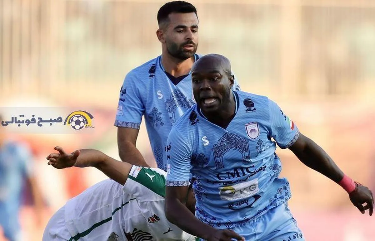 تساوی بدون گل چادرملو و ذوب&zwnj;آهن در نیمه اول