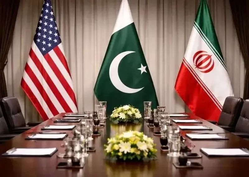 پرچم سه کشور ایران پاکستان آمریکا در کنار هم