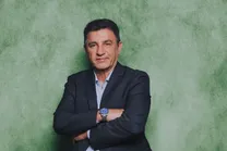 (تصاویر) ژست&zwnj;های امیر قلعه&zwnj;نویی با ساعت ۱۰ میلیاردی&zwnj; سوژه شد