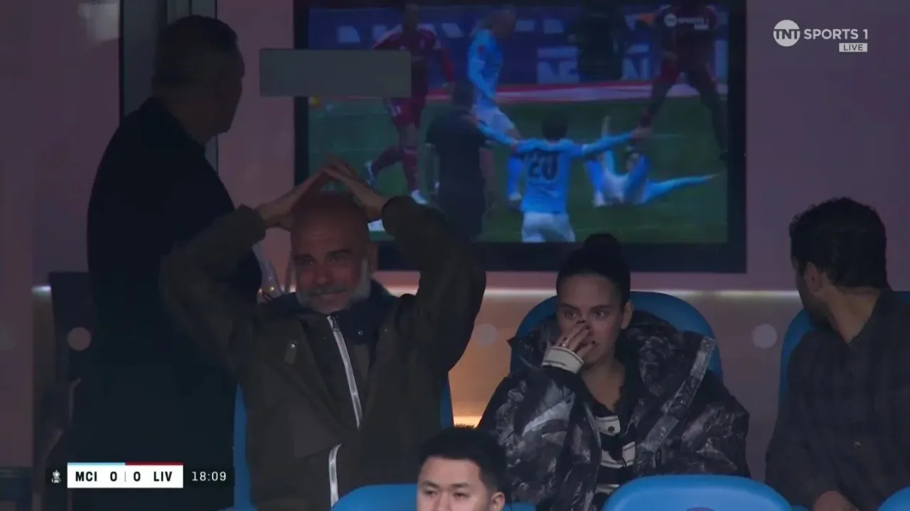 حضور ماریا گواردیولا در کنار پپ گواردیولا در جریان پیروزی برابر لیورپول