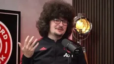 هوادار معروف منچستریونایتد: انتظار نداشتم ۵ برد تیم اینقدر طول بکشد؛ موهایم را به خیریه اهدا خواهم کرد