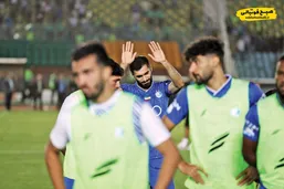 ۱۰۰ میلیارد بدهید این بازیکن استقلال را ببرید