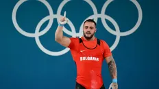 شوک بزرگ در وزنه&zwnj;برداری جهان؛ حذف فارس&zwnj;الباخ قهرمان المپیک توکیو از رقابت&zwnj;های ۹۴ کیلوگرم