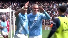 ارلینگ برات هالند در شادی گل تیم منچسترسیتی