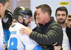 تصویر خبر سرمربی پرسپولیس روی یخ! ویرا شیفته هاکی شد