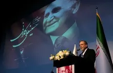 تصویر خبر ابراز احساسات وزیر پرسپولیسی به تیم مورد علاقه اش دردسر ساز شد