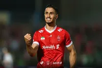 گل اول پرسپولیس مقابل ذوب آهن توسط علی علیپور