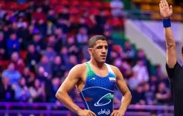 ساعت دقیق مسابقه رحمان عموزاد و امیرعلی آذرپیرا در فینال کشتی قهرمانی