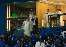 (ویدئو) درگیری شدید با چوب و بطری میان تماشاگران الهلال و النصر