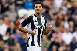 مدافع انگلیسی جدید پرسپولیس برای انجام تست های پزشکی در ایران