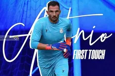 تصویر خبر آدان در دقیقه ۵ مقابل فولاد اشتباه کرد/ توپ با خوش&zwnj;شانسی از دروازه استقلال عبور نکرد