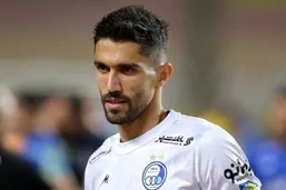 کاپیتان استقلال در دورترین نقطه از تیمش!