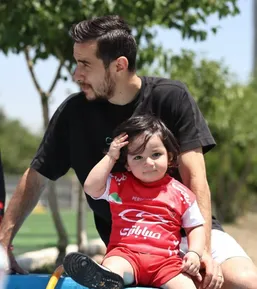 خرابکاری بامزه پسر فرشاد احمدزاده