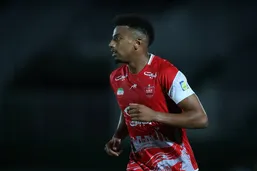 مدافع پرسپولیس دیدار برابر استقلال. خ را از دست داد