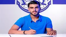 تصویر خبر داستان غندی پور و استقلال؛ سر همه گیچ رفت! مهاجم جوان بالاخره به امارات رفت