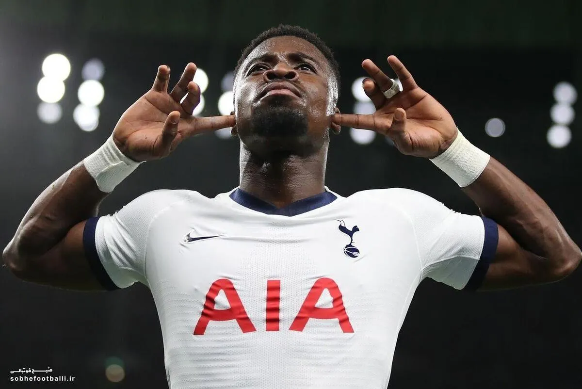 تصویری ناب از جدال دو بمب استقلال و پرسپولیس در لیگ برتر انگلیس!