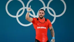 شوک بزرگ در وزنه&zwnj;برداری جهان؛ حذف فارس&zwnj;الباخ قهرمان المپیک توکیو از رقابت&zwnj;های ۹۴ کیلوگرم