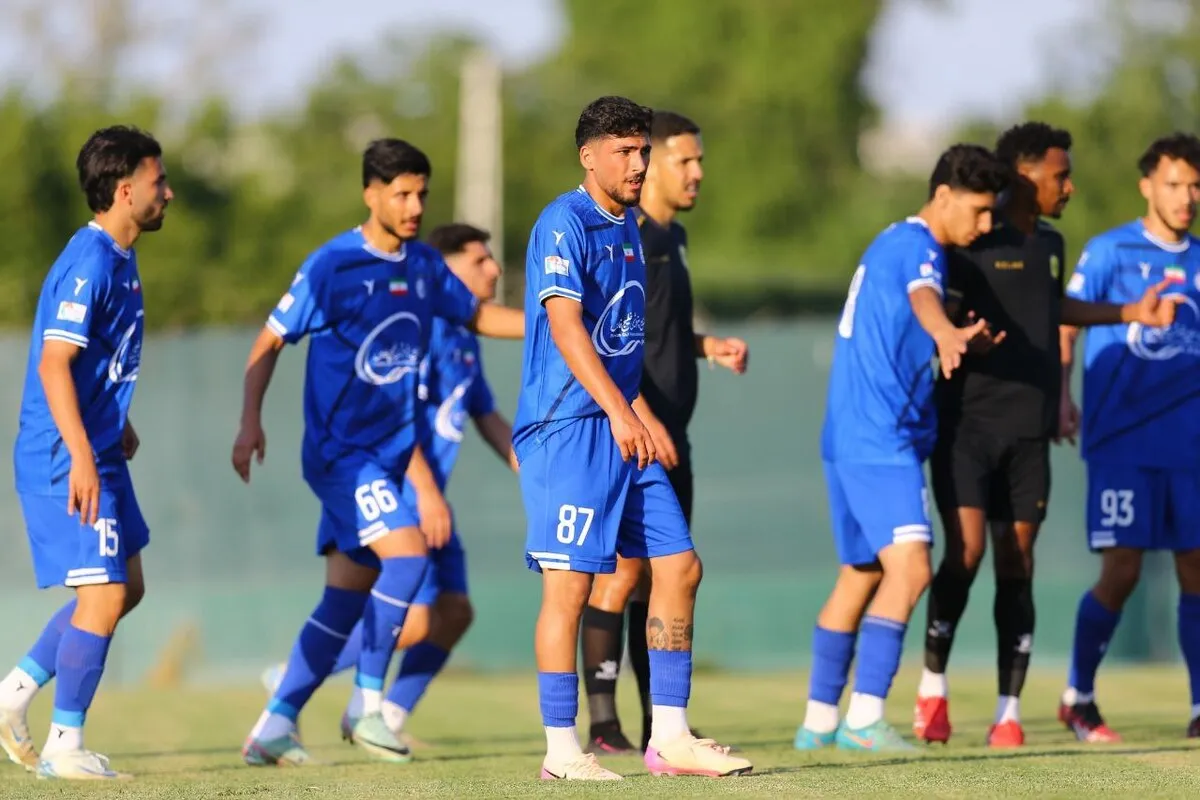 پرسپولیسی&zwnj;ها با این دو عکس برای استقلال کری خواندند