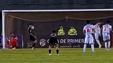 عجیب&zwnj;ترین پنالتی&zwnj;ای که تا به حال دیده&zwnj;اید!