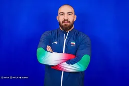 زارع با اقتدار به نیمه&zwnj;نهایی رسید؛ فیلم کامل کشتی امیرحسین زارع