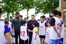 قلعه نویی در کنار کودکان بهزیستی