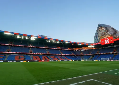 آتش‌سوزی در ورزشگاه: رختکن صدرنشین نابود شد