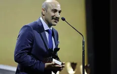 تصویر خبر محسن تنابنده: ما خانوادگی استقلالی هستیم، اما مادرم نمی&zwnj;گذاشت بازی&zwnj;های استقلال را ببینم؛ خوشحال می&zwnj;شوم بازیکن پرسپولیس ادایم را در بیاورد