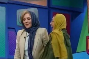 (ویدئو) لایی&zwnj;زدن رویا میرعلمی به سوسن پرور در برنامه امیرحسین قیاسی