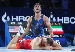 فیلم کامل و خاطره انگیز کشتی حسن یزدانی مقابل تیلور؛ پیروزی تاریخی حسن یزدانی مقابل تیلور در نروژ