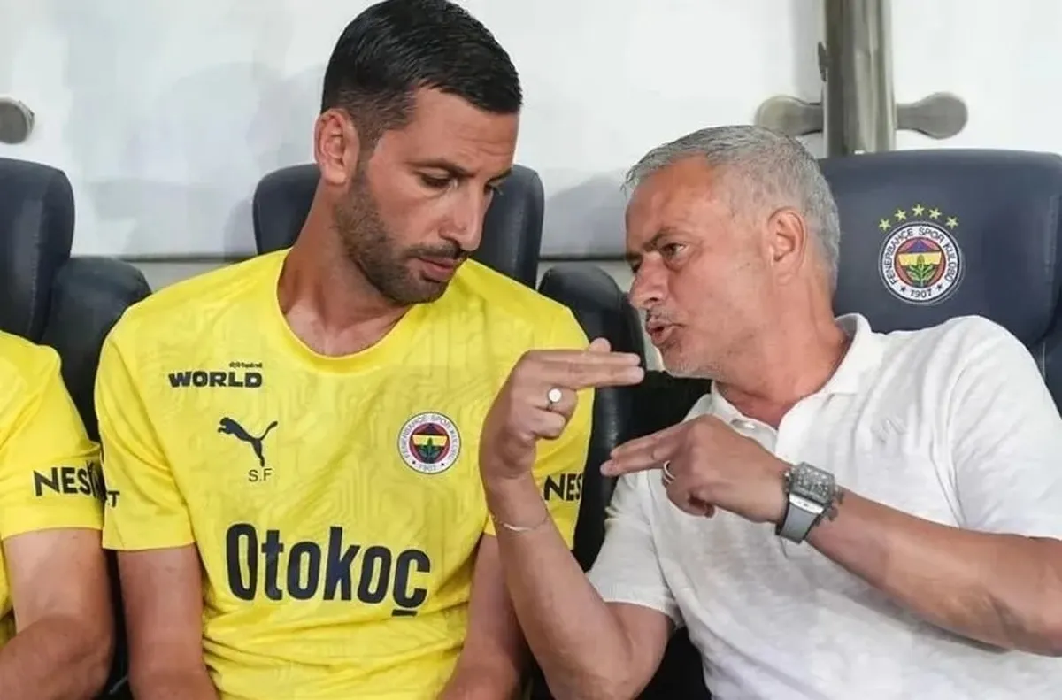 فوری؛ دستیار مورینیو در اردوی دبی؛ فوتی به کادرفنی تیم ملی ایران اضافه می&zwnj;شود|