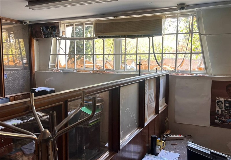 آسیب به ساختمان فدراسیون بوکس در پی موج انفجار از اصابت موشک دشمن + عکس