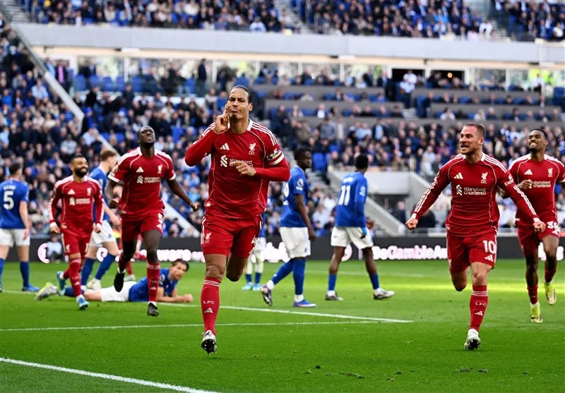 شادی گل 3 امتیازی فن‌دایک در دقیقه 11+90 به اورتون