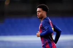 کلایورت قراردادش با بارسلونا را تا ۲۰۲۸ تمدید کرد