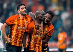 کریمی و یارانش، جام را از مورینیو گرفتند