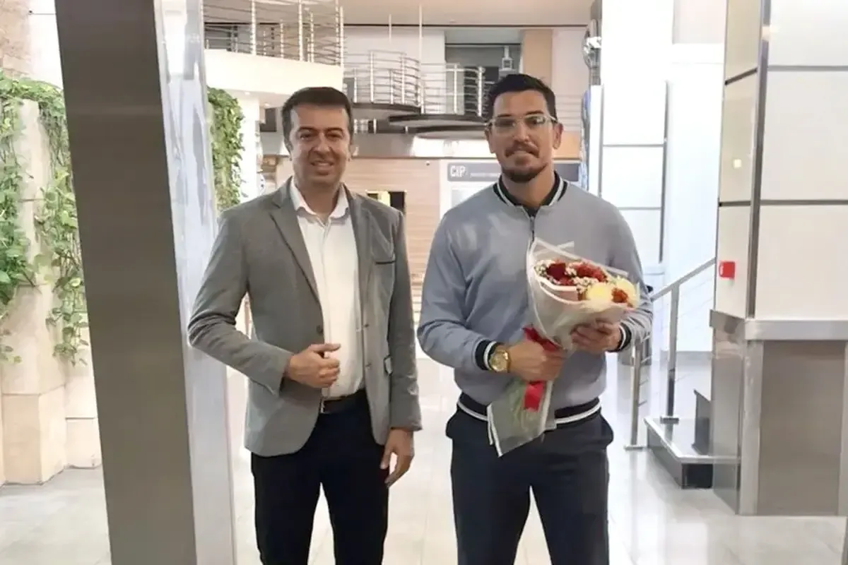 جولیانو والیم وارد تهران شد؛ یار جدید اوسمار در پرسپولیس!