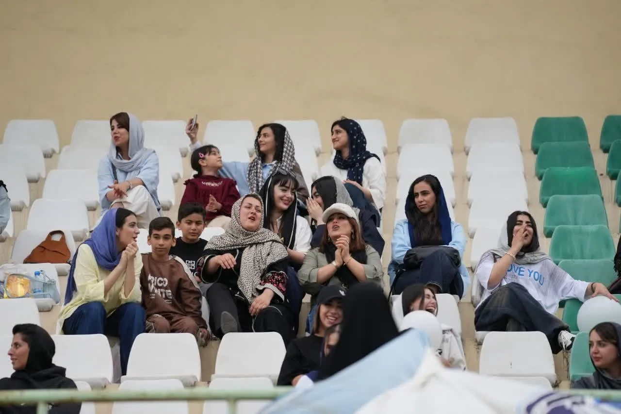 هواداران خانم فوتبال در بابل