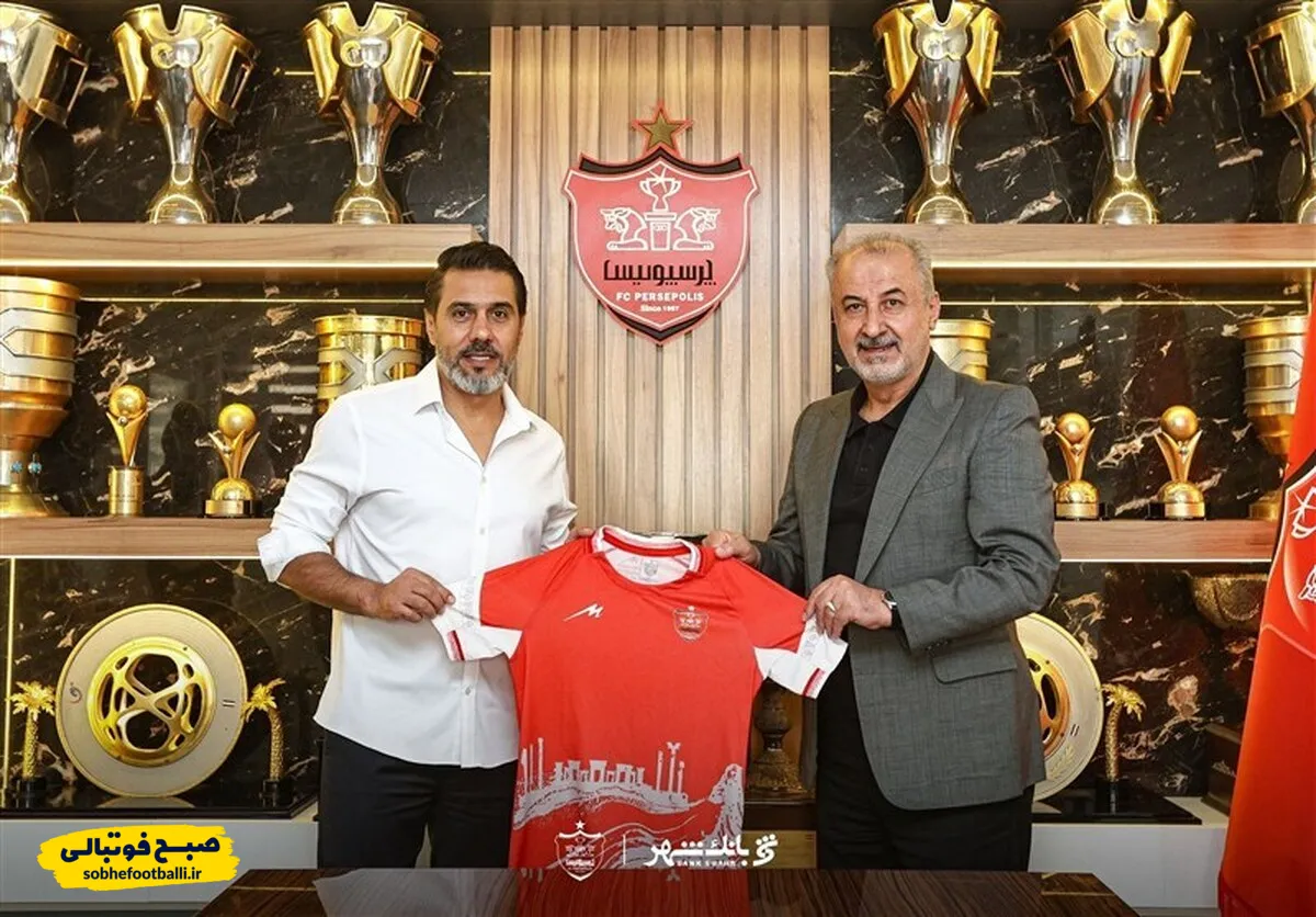 افشین پیروانی با پرسپولیس تمدید کرد