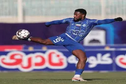 غیبت مهاجم استقلال مقابل فجرسپاسی